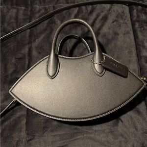 Coach Black Lip Bag 💋